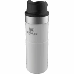 Stanley Trigger Action Travel Mug 16oz - 06439 -Overlook Boots Online Shop B2B Detail PNG FREMONT CLA OHVM 16OZ POLAR