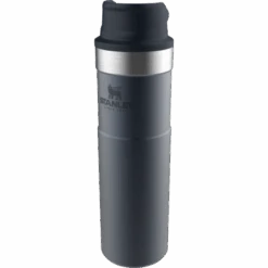 Stanley Trigger Action Travel Mug 20oz - 06441 14 Stanley Trigger Action Travel Mug 20oz - 06441 -Overlook Boots Online Shop B2B Detail PNG GREENWOOD CLA OHVM 20OZ NIGHTFALL